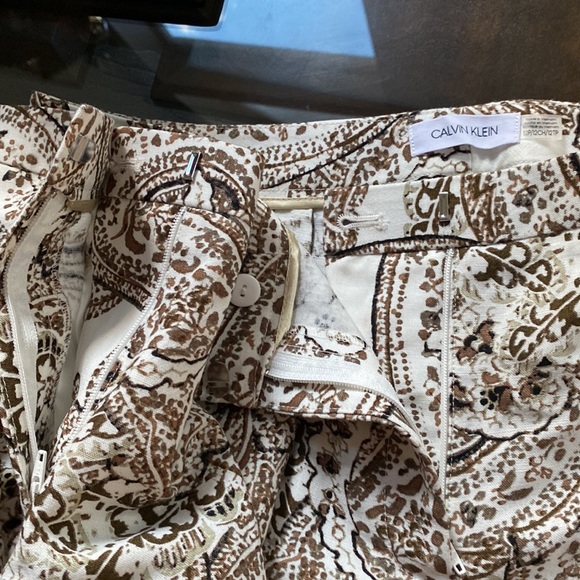 Calvin Klein Petite Size Paisley Print Slim Leg Linen-Blend Ankle Pants - Picture 10 of 14